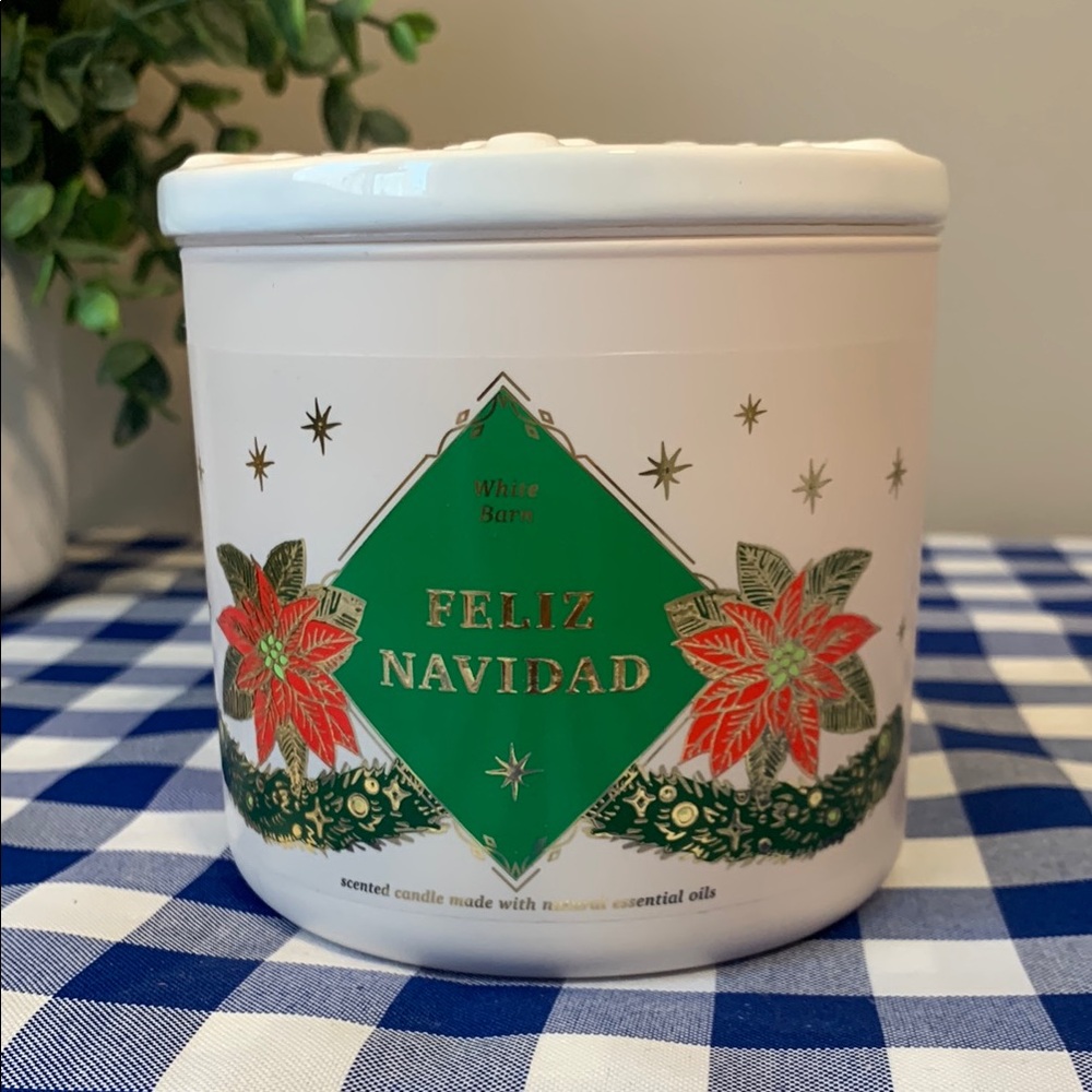 Bath and Body Works White Barn Feliz Navidad (Champurrado) Candle
